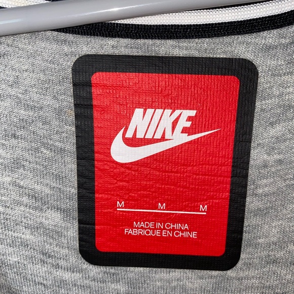 Nike jacket - Picture 3 of 3